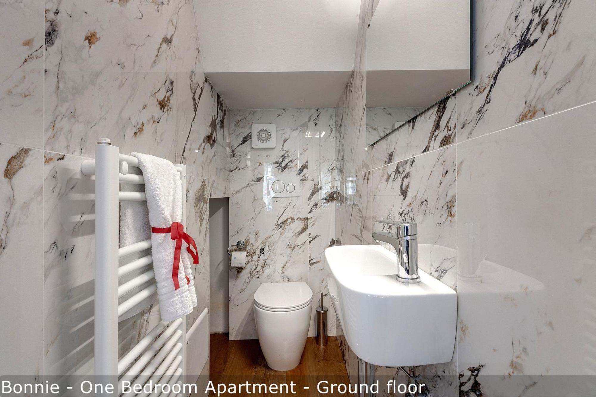 Bonnie - Clyde - Marvin Apartments By Mamo Florence Kamer foto