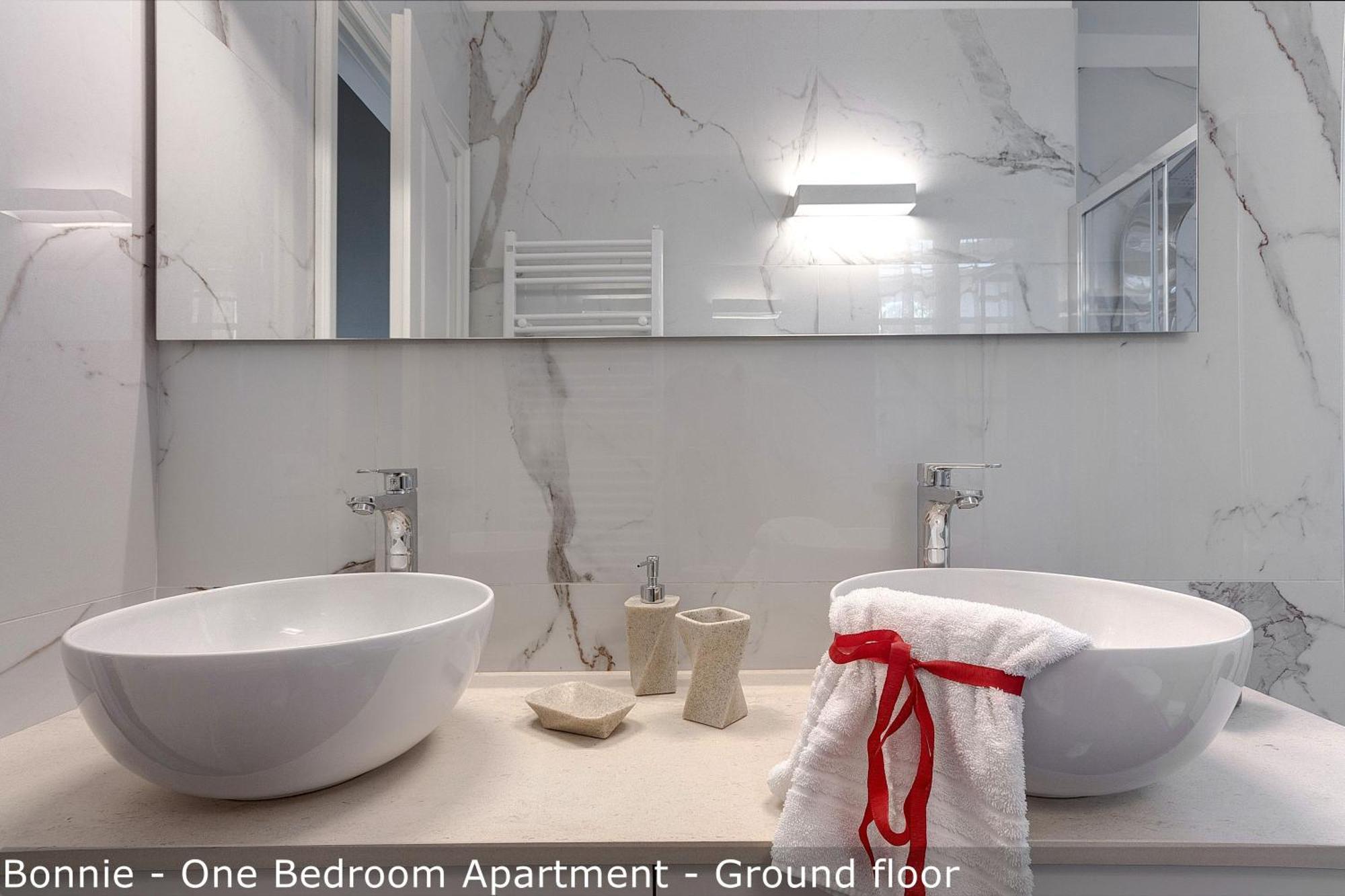 Bonnie - Clyde - Marvin Apartments By Mamo Florence Kamer foto